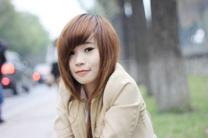 Thùy Linh là người năng động, tự tin, có khả năng thuyết trình tốt, thích tham gia các hoạt động giao lưu, thích nơi đông người.