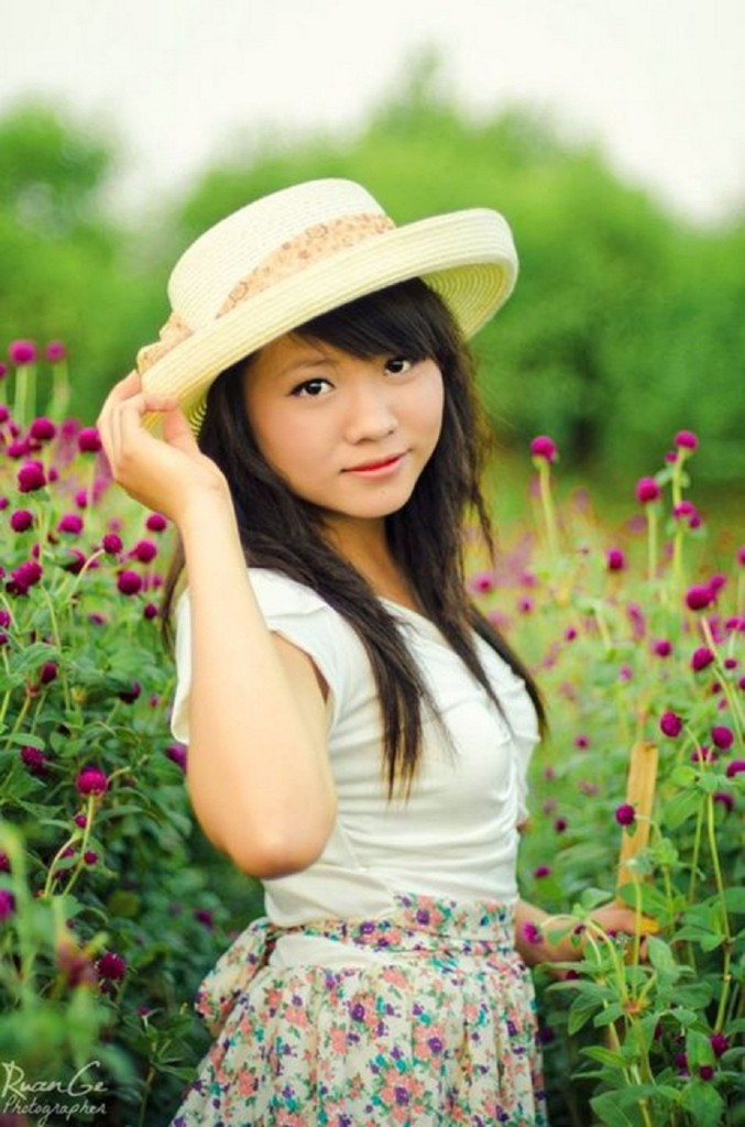 Phượng là một cô gái có các tính mạnh mẽ, cá tính, năng động trong các hoạt động của sinh viên.