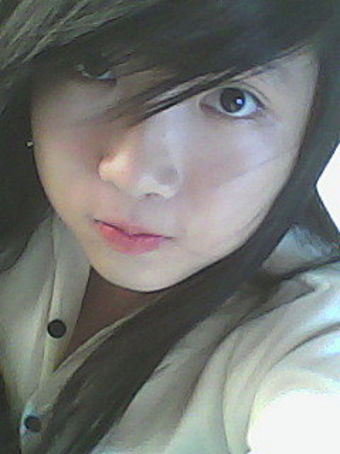 Bích Liên là một người dễ gần nhưng tính khí đôi khi cũng nắng mưa thất thường, thích quan sát, thích sự chân thành và ghét sự giả dối.