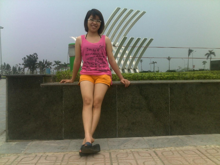 Lan là một người hòa đồng, thân thiện, dễ gần, thích tham gia các hoạt động xã hội, thích giúp đỡ người khác và đặc biệt thích kết bạn với tất cả mọi người. Lan yêu thiên nhiên, cô ước mơ được đi du lịch khắp mọi miền trên đất nước.