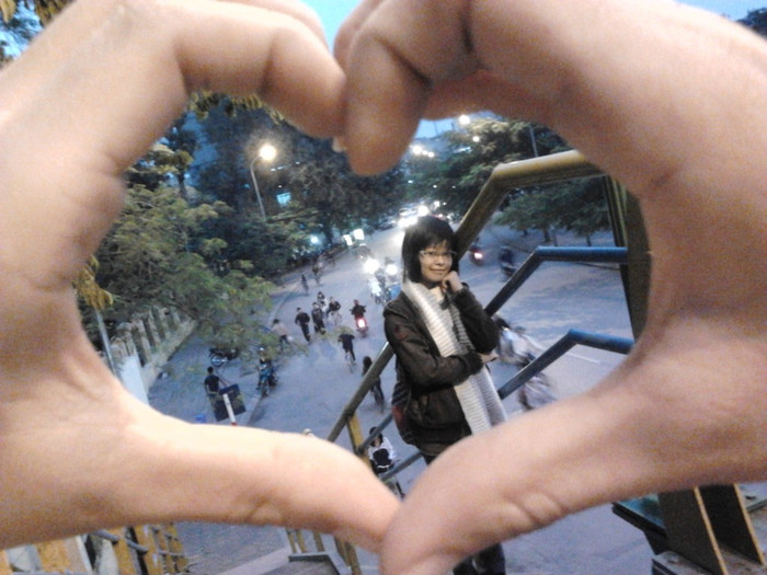 Bích Diệp là người sống thiên về tình cảm, những lúc buồn Diệp muốn đi đâu đó một mình hay cùng một ai đó.