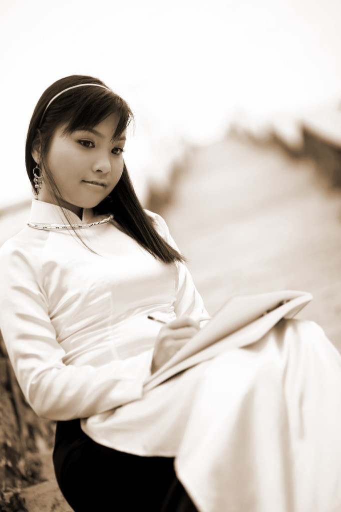 Hà Loan là một cô bé luôn hòa đồng với mọi người và thích tham gia các hoạt động xã hội.