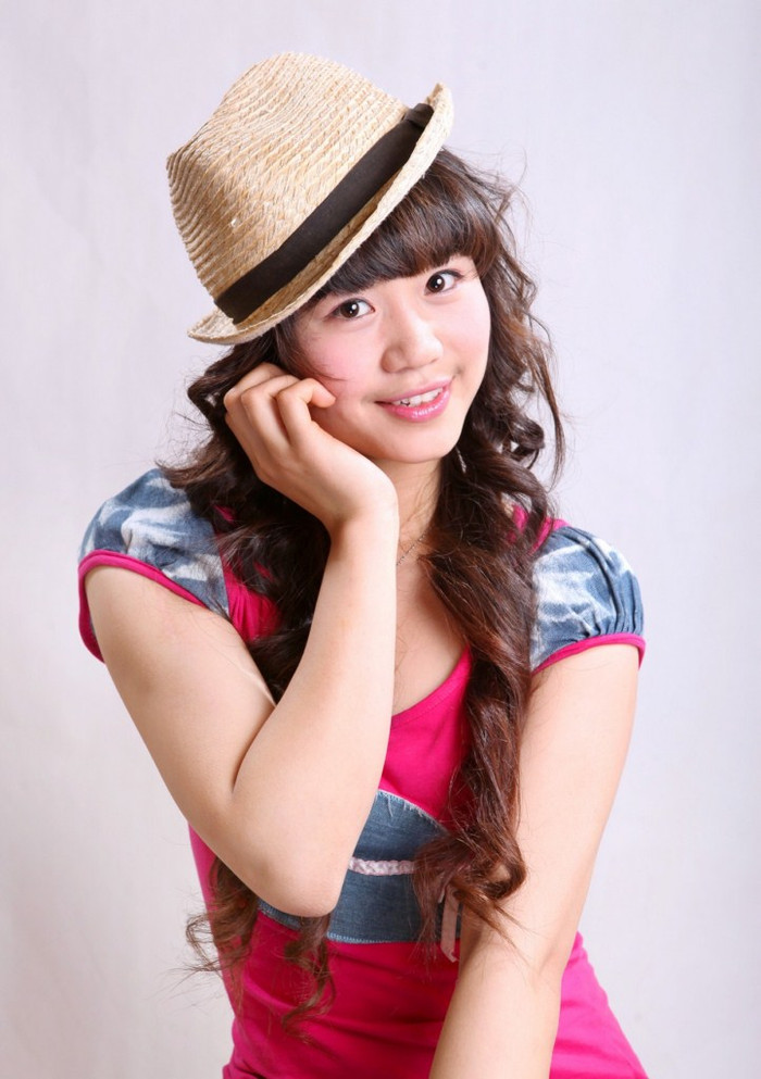 Tham gia cuộc thi, Hạnh muốn khẳng định mình, giao lưu học hỏi mọi người để hoàn thiện bản thân.