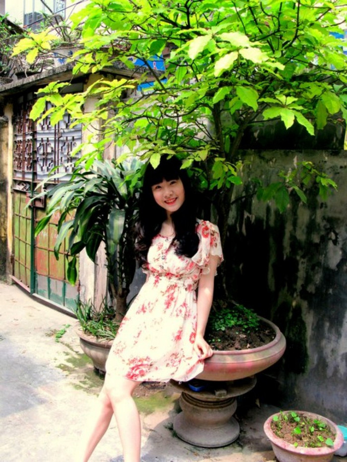 Hằng ước mơ sẽ trở thành một luật sư giỏi trong tương lai. Hằng tham gia cuộc thi " Nữ sinh trong mơ” với mong muốn khẳng định bản thân. Hằng ước mơ sẽ trở thành một luật sư giỏi trong tương lai. Hằng tham gia cuộc thi " Nữ sinh trong mơ” với mong muốn khẳng định bản thân.