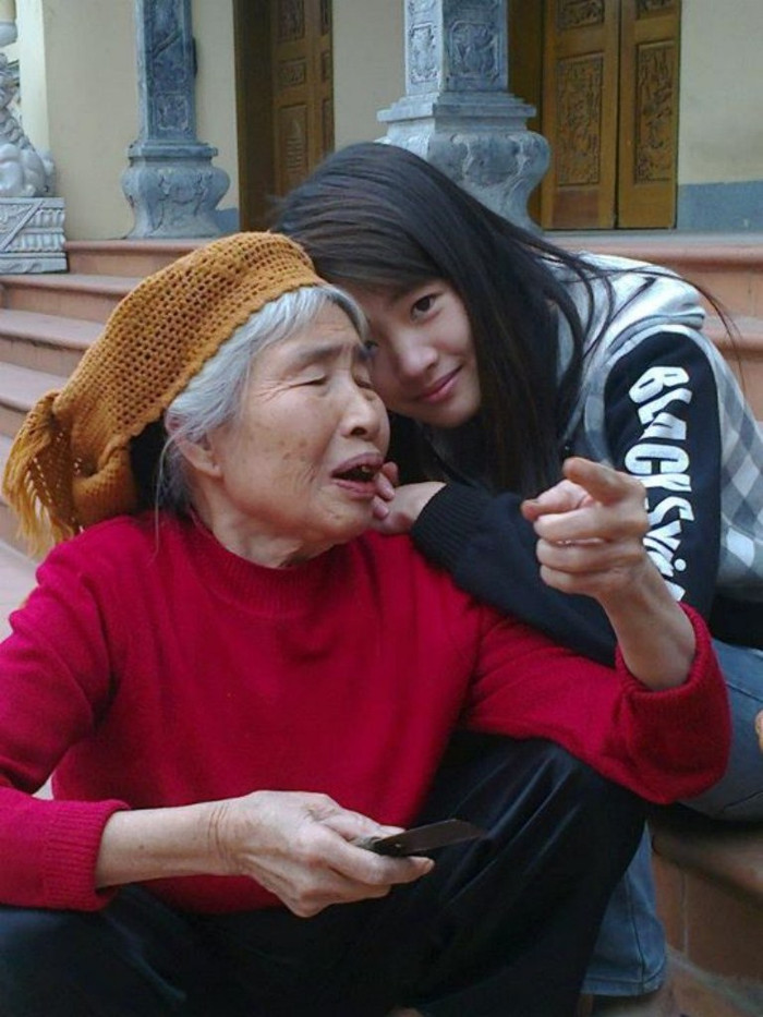 Ước mơ của Quỳnh Anh là trở thành một nhà kinh doanh giỏi. Châm ngôn sống của cô: “ Sống chậm lại, nghĩ khác đi, yêu thương nhiều hơn .” Ước mơ của Quỳnh Anh là trở thành một nhà kinh doanh giỏi. Châm ngôn sống của cô: “ Sống chậm lại, nghĩ khác đi, yêu thương nhiều hơn .”