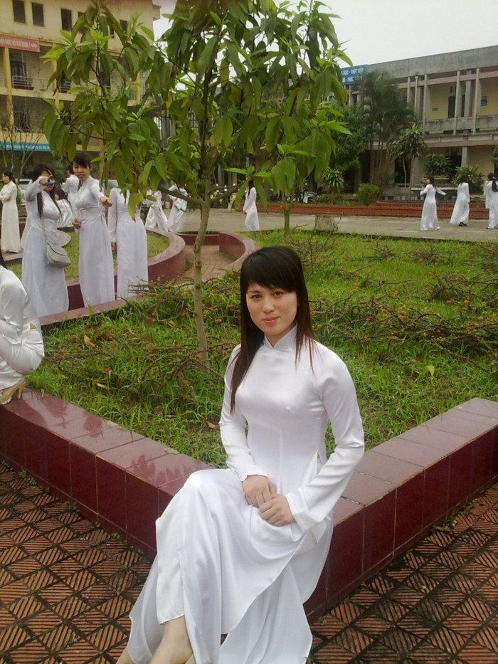 Bùi Phương Quyên là một người hơi nóng tính.nhưng cực kỳ rất dễ gần và vui vẻ, thích nói chuyện và kết bạn với mọi người ở mọi nơi,