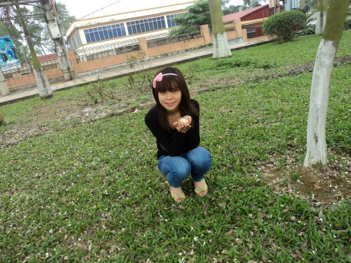 Lượng rất thích màu hồng và yêu động vật, thích ca hát, đi chơi, chụp ảnh, tụ tập bạn bè. Là người nấu ăn không giỏi nhưng hát rất hay.