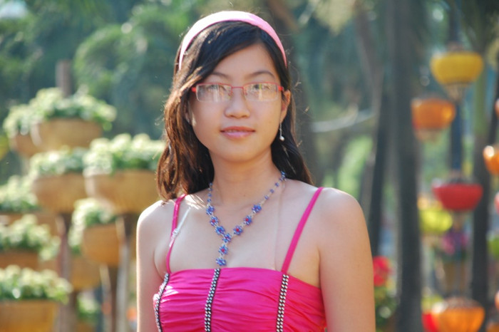 Sở trường của Phụng là viết văn và múa hát. Phụng thích du lịch, đọc sách báo và nghe nhạc. Sở trường của Phụng là viết văn và múa hát. Phụng thích du lịch, đọc sách báo và nghe nhạc.