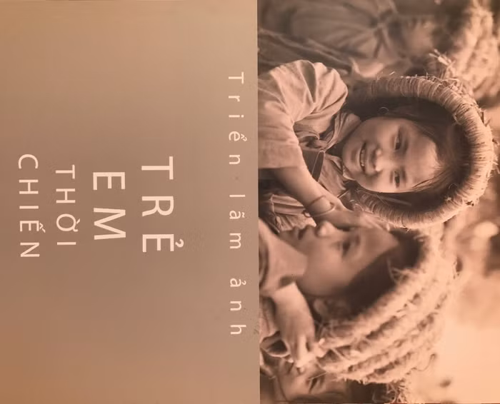 Những bức ảnh vô cùng quý giá có ý nghĩa lịch sử ghi dấu ấn về một thời đã qua đầy gian khổ nhưng vẫn chứa đậm cái chất, cái hồn của con người và dân tộc Việt Nam; nơi những nụ cười tỏa sáng, lòng quyết tâm và niềm đam mê của mỗi con người luôn bừng lên trong mỗi khoảnh khắc của cuộc sống.