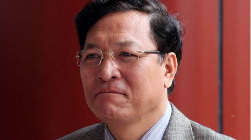 Bộ trưởng Phạm Vũ Luận nhận trách nhiệm trong việc 72 nghìn cử nhân thất nghiệp. Bộ trưởng Phạm Vũ Luận nhận trách nhiệm trong việc 72 nghìn cử nhân thất nghiệp.
