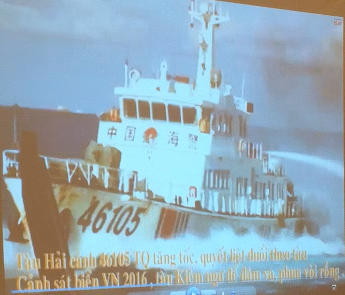 Tàu Hải cảnh Trung Quốc sử dụng để đâm vào các tàu Việt Nam. Ảnh chụp từ clip Bộ Ngoại giao cung cấp.
