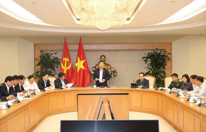 Phó Thủ tướng Vương Đình Huệ phát biểu tại cuộc họp. Ảnh: VGP/Thành Chung Phó Thủ tướng Vương Đình Huệ phát biểu tại cuộc họp. Ảnh: VGP/Thành Chung