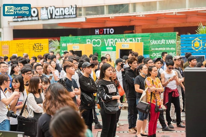 Lễ hội Tắt đèn 2019 thu hút đông đảo bạn trẻ cùng tham gia. Lễ hội Tắt đèn 2019 thu hút đông đảo bạn trẻ cùng tham gia.