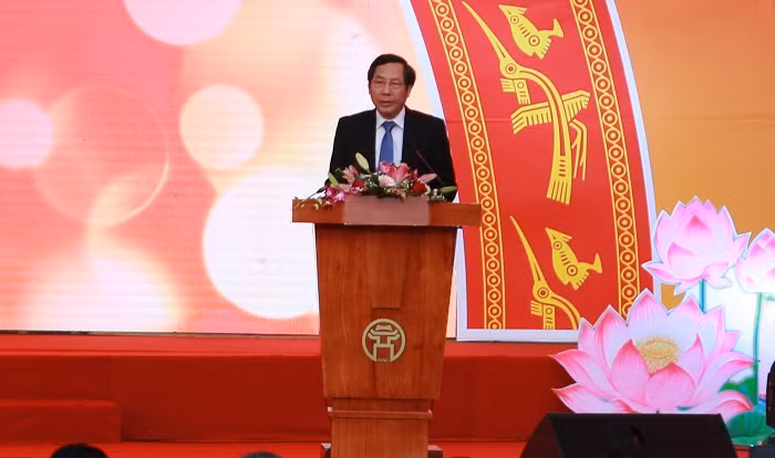 Đồng chí Thuận Hữu - Ủy viên Trung ương Đảng, Tổng Biên tập Báo Nhân dân, Phó Trưởng Ban Tuyên giáo Trung ương, Chủ tịch Hội Nhà báo Việt Nam, Trưởng Ban Chỉ đạo Hội Báo toàn quốc 2019 phát biểu,