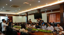 Cần có hình thức kỷ luật thích đáng đối với thầy sờ mông, sờ đùi học sinh ảnh 2 Cần có hình thức kỷ luật thích đáng đối với thầy sờ mông, sờ đùi học sinh ảnh 2