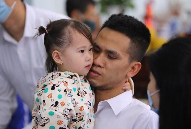 Anh Nguyễn Ngọc Mạnh và con gái lớn Nguyễn Ngọc Gia Hân. Anh Nguyễn Ngọc Mạnh và con gái lớn Nguyễn Ngọc Gia Hân.