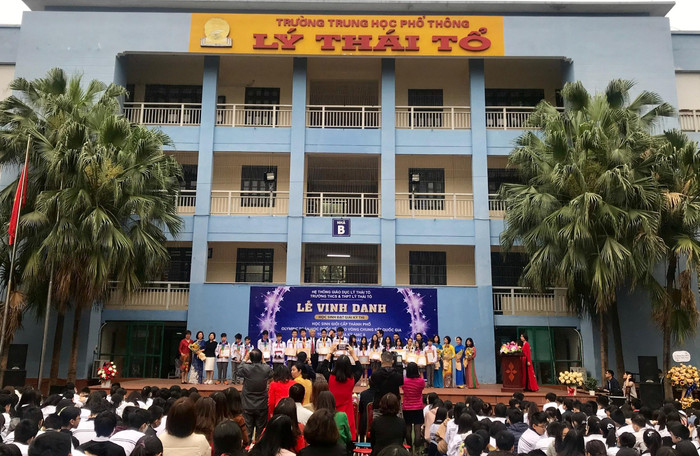 Hệ thống giáo dục Lý Thái Tổ đã đào tạo được nhiều học sinh tài năng. Hệ thống giáo dục Lý Thái Tổ đã đào tạo được nhiều học sinh tài năng.
