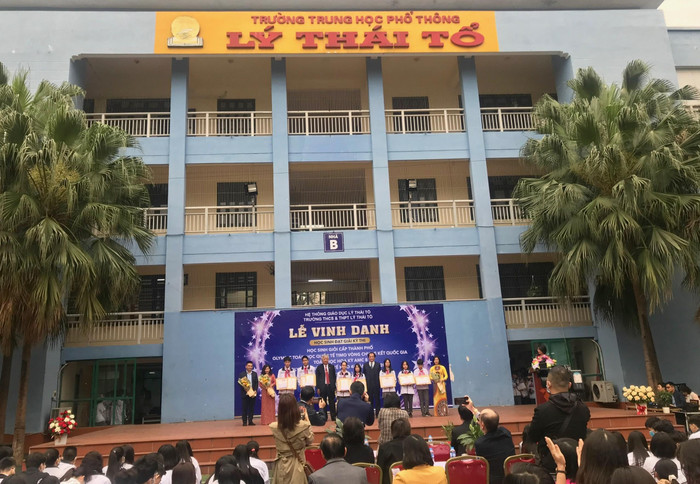 Hệ thống giáo dục Lý Thái Tổ luôn coi trọng khả năng phát triển của từng học sinh. Hệ thống giáo dục Lý Thái Tổ luôn coi trọng khả năng phát triển của từng học sinh.