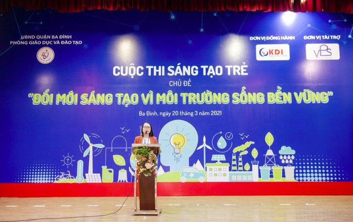 Bà Đặng Thị Thùy Nga, Chuyên viên phòng Giáo dục và Đào tạo quận Ba Đình phát biểu tại buổi khai mạc cuộc thi. Bà Đặng Thị Thùy Nga, Chuyên viên phòng Giáo dục và Đào tạo quận Ba Đình phát biểu tại buổi khai mạc cuộc thi.