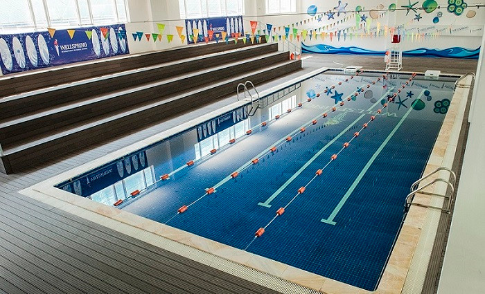 ... và bể bơi để thư giãn, lấy lại năng lượng cho ngày học mới.