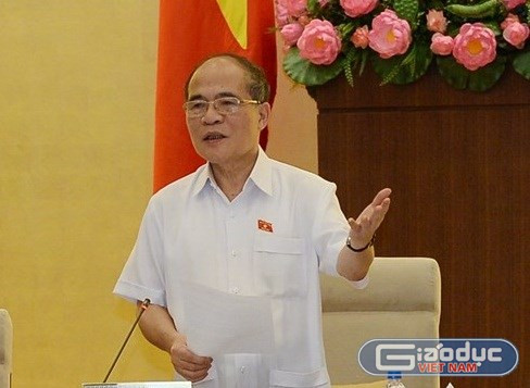 Chủ tịch Quốc hội Nguyễn Sinh Hùng không ủng hộ giao quyền điều tra cho cơ quan Thuế, Chứng khoán. ảnh: Trung tâm báo chí Quốc hội. Chủ tịch Quốc hội Nguyễn Sinh Hùng không ủng hộ giao quyền điều tra cho cơ quan Thuế, Chứng khoán. ảnh: Trung tâm báo chí Quốc hội.