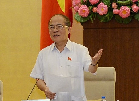 Chủ tịch Quốc hội nói thẳng, chỗ chơi của trẻ ở vỉa hè cũng bị bịt để làm chỗ đỗ ô tô. ảnh: Trung tâm báo chí Quốc hội. Chủ tịch Quốc hội nói thẳng, chỗ chơi của trẻ ở vỉa hè cũng bị bịt để làm chỗ đỗ ô tô. ảnh: Trung tâm báo chí Quốc hội.