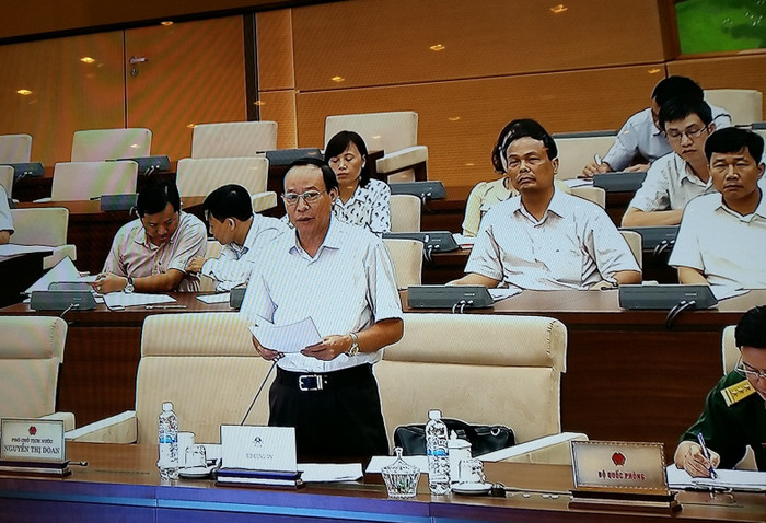 Thượng tướng Lê Quý Vương - Thứ trưởng Bộ Công an cho rằng, trong một số trường hợp cần thiết vẫn phải áp dụng biện pháp cùm chân. ảnh: Ngọc Quang. Thượng tướng Lê Quý Vương - Thứ trưởng Bộ Công an cho rằng, trong một số trường hợp cần thiết vẫn phải áp dụng biện pháp cùm chân. ảnh: Ngọc Quang.