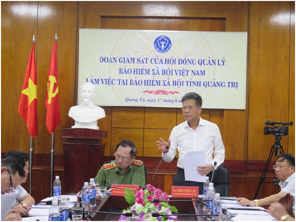 Ông Trần Đình Liệu - Phó Tổng Giám đốc BHXH Việt Nam phát biểu tại buổi làm việc.