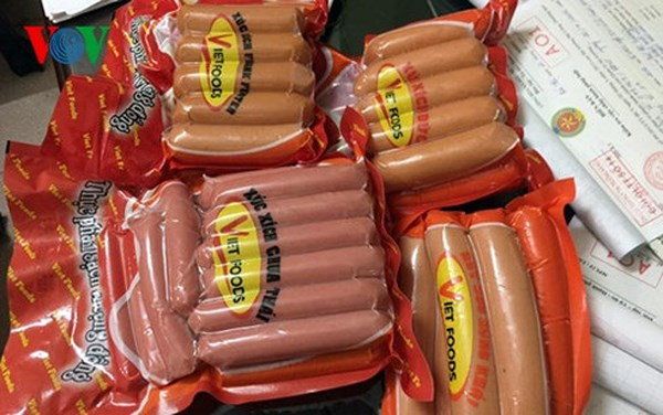 Xúc xích Vietfoods từng là nạn nhân của một số cán bộ Đội Quản lý thị trường Đội 14. ảnh: vov. Xúc xích Vietfoods từng là nạn nhân của một số cán bộ Đội Quản lý thị trường Đội 14. ảnh: vov.