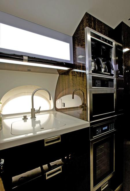 Máy bay sở hữu những thiết bị công nghệ mới và an toàn nhất.