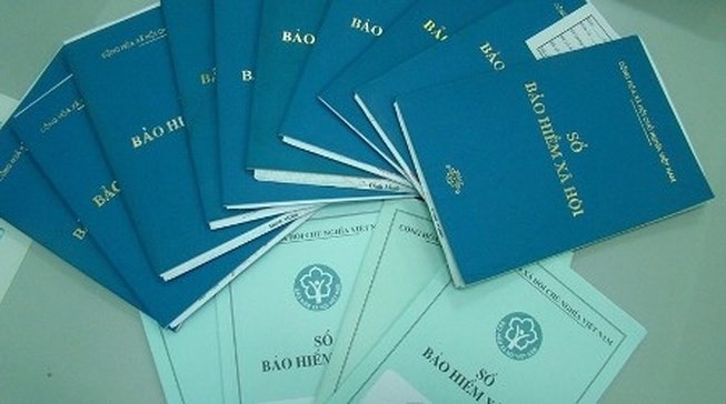 Ngày càng có nhiều người dân tin tưởng tham gia bảo hiểm xã hội tự nguyện. Ngày càng có nhiều người dân tin tưởng tham gia bảo hiểm xã hội tự nguyện.