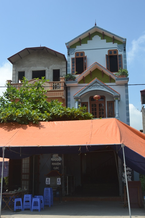 Tổ ấm hạnh phúc đã tan nát sau những phút giây mù quáng.