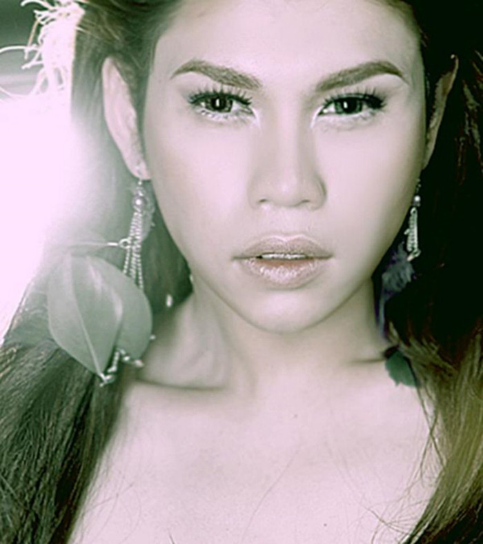 Franky Nguyễn cho rằng: "Nếu được sống, được lao động và cống hiến như người bình thường thì những người thuộc thế giới thứ ba sẽ có đóng góp tích cực cho xã hội, thậm chí có thể đóng góp nhiều hơn những người bình thường. Bởi chúng tôi vừa có sự tỉ mỉ, mềm mỏng của một cô gái và sự mạnh mẽ, bền bỉ của người đàn ông." Franky Nguyễn cho rằng: "Nếu được sống, được lao động và cống hiến như người bình thường thì những người thuộc thế giới thứ ba sẽ có đóng góp tích cực cho xã hội, thậm chí có thể đóng góp nhiều hơn những người bình thường. Bởi chúng tôi vừa có sự tỉ mỉ, mềm mỏng của một cô gái và sự mạnh mẽ, bền bỉ của người đàn ông."