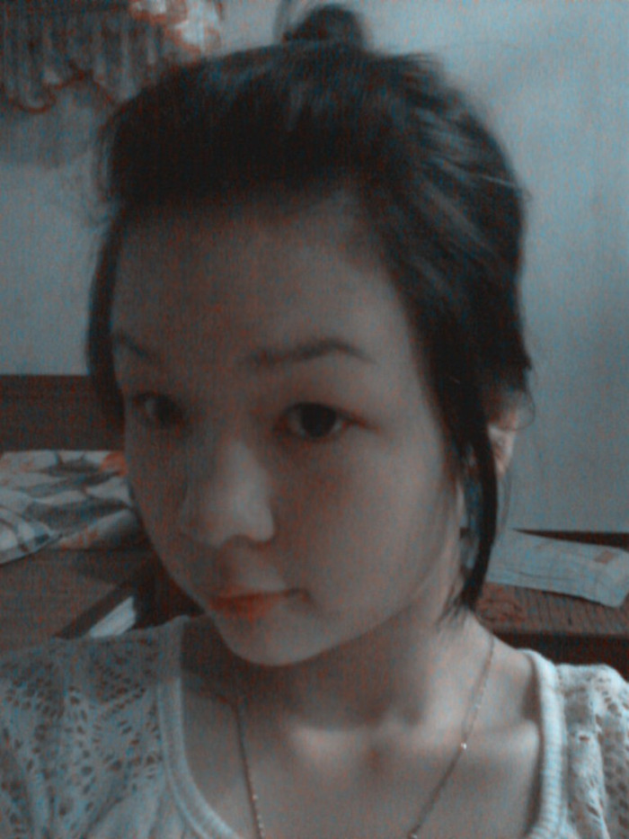 Hà thích nghe nhạc,đọc truyện...