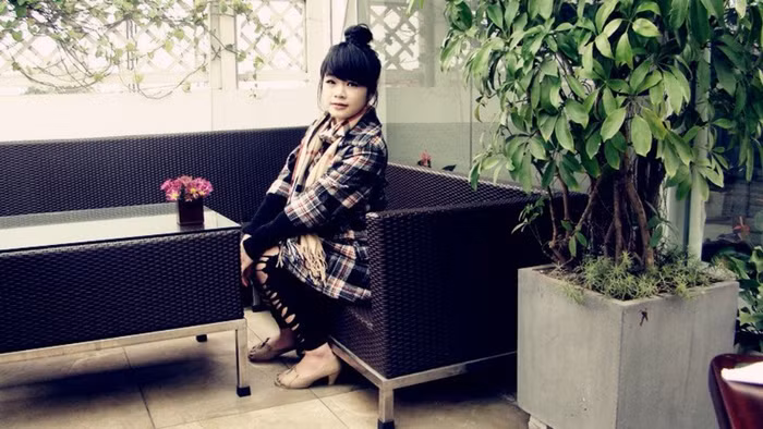 Mặc dù tên là Hiền nhưng theo đánh giá của mọi người thì Hiền không được hiền lắm theo đúng nghĩa. Nhưng vui tính , hài hước , cười hiền và thân thiện là những lời ưng nhất bạn bè giành cho Hiền