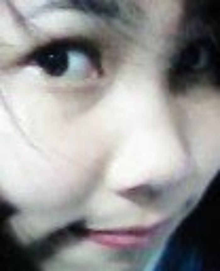 mỗi người có một vẻ đẹp riêng và vẻ đẹp ấy giống nhau.Vì thế hãy luôn là chính mình.