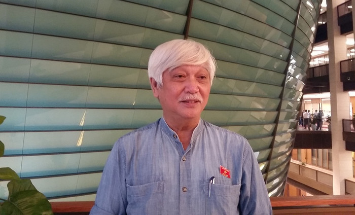 Ông Dương Trung Quốc cảnh báo: Rau hai luống, lợn hai chuồng chính là mối nguy hại âm ỉ của đất nước hiện nay. ảnh: Ngọc Quang. Ông Dương Trung Quốc cảnh báo: Rau hai luống, lợn hai chuồng chính là mối nguy hại âm ỉ của đất nước hiện nay. ảnh: Ngọc Quang.