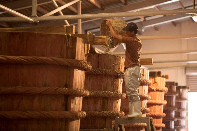 Nhà thùng Nam Ngư tại Phú Quốc Tổ 1 - ấp Suối Đá, xã Dương Tơ, huyện Phú Quốc, tỉnh Kiên Giang. Nhà thùng Nam Ngư tại Phú Quốc Tổ 1 - ấp Suối Đá, xã Dương Tơ, huyện Phú Quốc, tỉnh Kiên Giang.