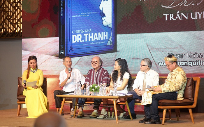 Buổi giao lưu và ra mắt sách “Chuyện nhà Dr Thanh”. Buổi giao lưu và ra mắt sách “Chuyện nhà Dr Thanh”.