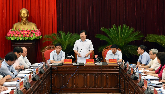 Phó Thủ tướng Trịnh Đình Dũng nhắc nhở, cần chấm dứt tình trạng đầu tư sản xuất tự phát, theo phong trào. ảnh: VGP.