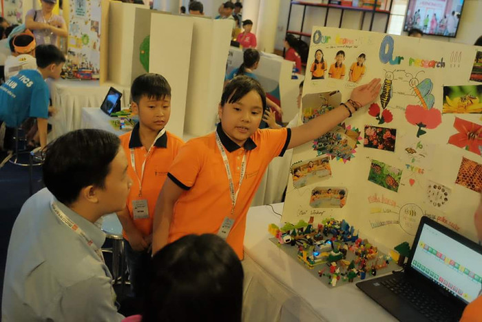 Ban Giám khảo đã trao giải xuất sắc nhất cuộc thi cho đội tuyển nhí đến từ Wellspring Hà Nội. Ban Giám khảo đã trao giải xuất sắc nhất cuộc thi cho đội tuyển nhí đến từ Wellspring Hà Nội.