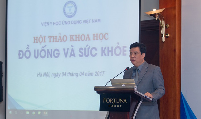 Tiến sĩ - Bác sĩ Trương Hồng Sơn (Phó Tổng Thư ký Tổng hội Y học Việt Nam, Viện trưởng Viện Y học ứng dụng) Tiến sĩ - Bác sĩ Trương Hồng Sơn (Phó Tổng Thư ký Tổng hội Y học Việt Nam, Viện trưởng Viện Y học ứng dụng)