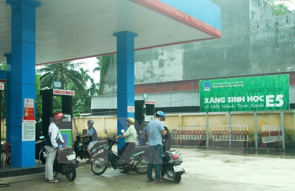 Kể từ ngày 1/1/2018, chỉ cho phép sản xuất kinh doanh xăng E5 RON 92 và xăng khoáng RON 95. ảnh: TTXVN. Kể từ ngày 1/1/2018, chỉ cho phép sản xuất kinh doanh xăng E5 RON 92 và xăng khoáng RON 95. ảnh: TTXVN.