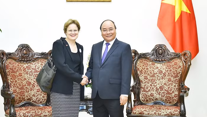 Thủ tướng Nguyễn Xuân Phúc tiếp bà Frances Adamson, Bí thư Bộ Ngoại giao và Thương mại Australia. ảnh: VGP.