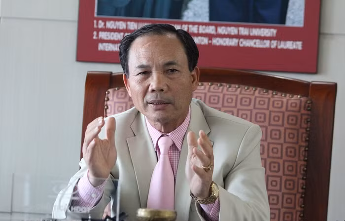 TS.Nguyễn Tiến Luận cho rằng cần phải làm rõ vấn đề nhiều trường đại học tuyển sinh tràn lan, cử nhân không tìm được việc làm nhưng không phải chịu trách nhiệm. ảnh: Ngọc Quang. TS.Nguyễn Tiến Luận cho rằng cần phải làm rõ vấn đề nhiều trường đại học tuyển sinh tràn lan, cử nhân không tìm được việc làm nhưng không phải chịu trách nhiệm. ảnh: Ngọc Quang.