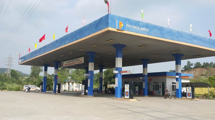 Cây xăng Cái Lân nơi xảy ra xô xát khiến Thiếu tá Nguyễn Hùng Cường phải nhập viện. ảnh: Phạm Công/vietnamnet. Cây xăng Cái Lân nơi xảy ra xô xát khiến Thiếu tá Nguyễn Hùng Cường phải nhập viện. ảnh: Phạm Công/vietnamnet.