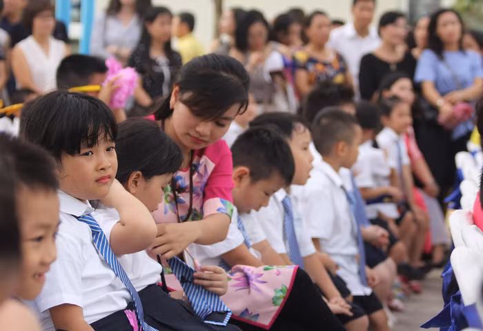 Ở trường Wellspring, cô và trò như những người bạn thân. ảnh: Ngọc Quang.