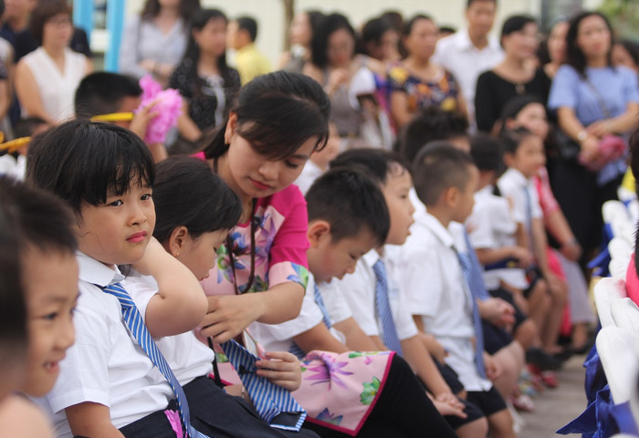 Ở trường Wellspring, cô và trò như những người bạn thân. ảnh: Ngọc Quang.
