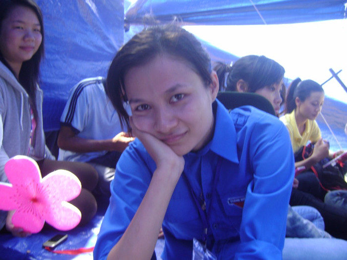 Hằng là cô gái vui vẻ, hoà đồng, thích khám phá những điều mới mẻ và hay sống nội tâm