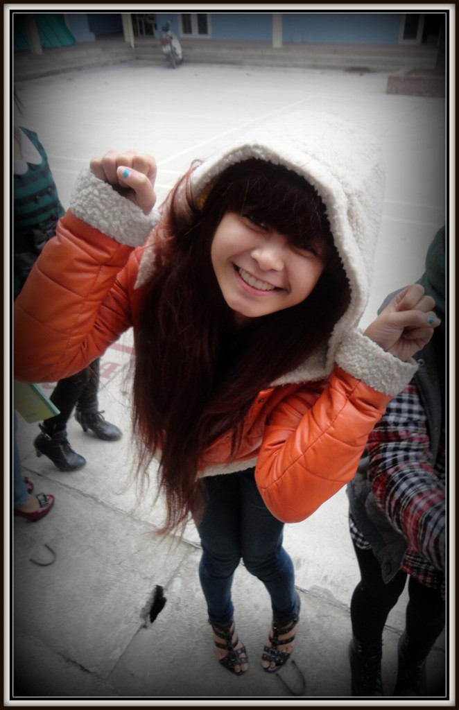 Dương là cô gái rất yêu động vật, nhất là chó và mèo, Dương cũng đang làm việc tại fanpage Hội những người yêu chó Dương là cô gái rất yêu động vật, nhất là chó và mèo, Dương cũng đang làm việc tại fanpage Hội những người yêu chó